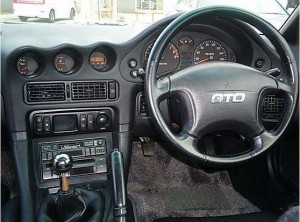 GTO最終型の運転席