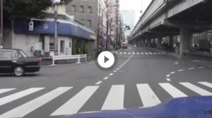東京の道路は車線幅が狭い